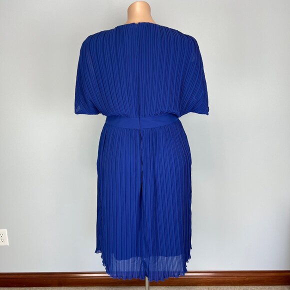 Boohoo Womens Plus Occasion Pleated Wrap Midi Dress Blue Short Sleeve size 16 - Picture 9 of 16